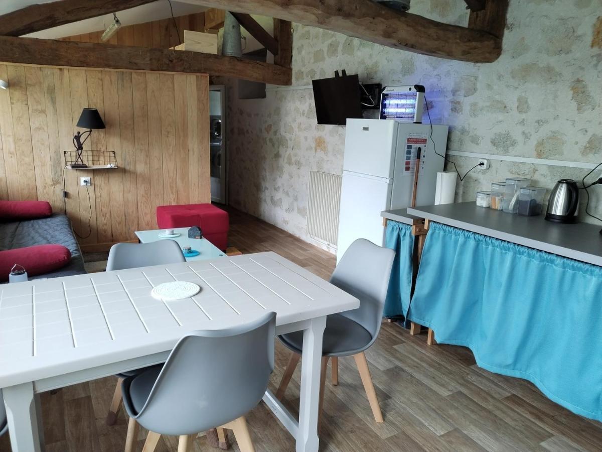 Chambre 2 A 4 Pers Gite Du Gardoir Boresse-et-Martron Εξωτερικό φωτογραφία