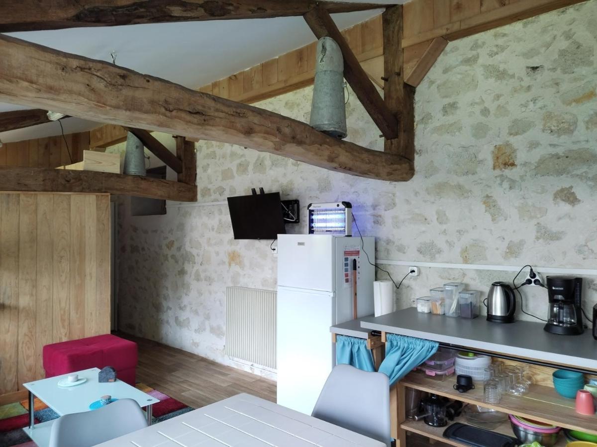 Chambre 2 A 4 Pers Gite Du Gardoir Boresse-et-Martron Εξωτερικό φωτογραφία